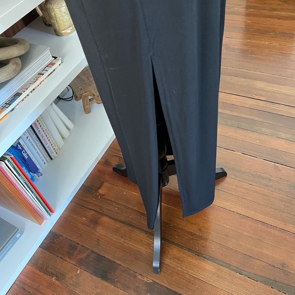 Long black halter dress with mesh waist - Picture 5 of 11